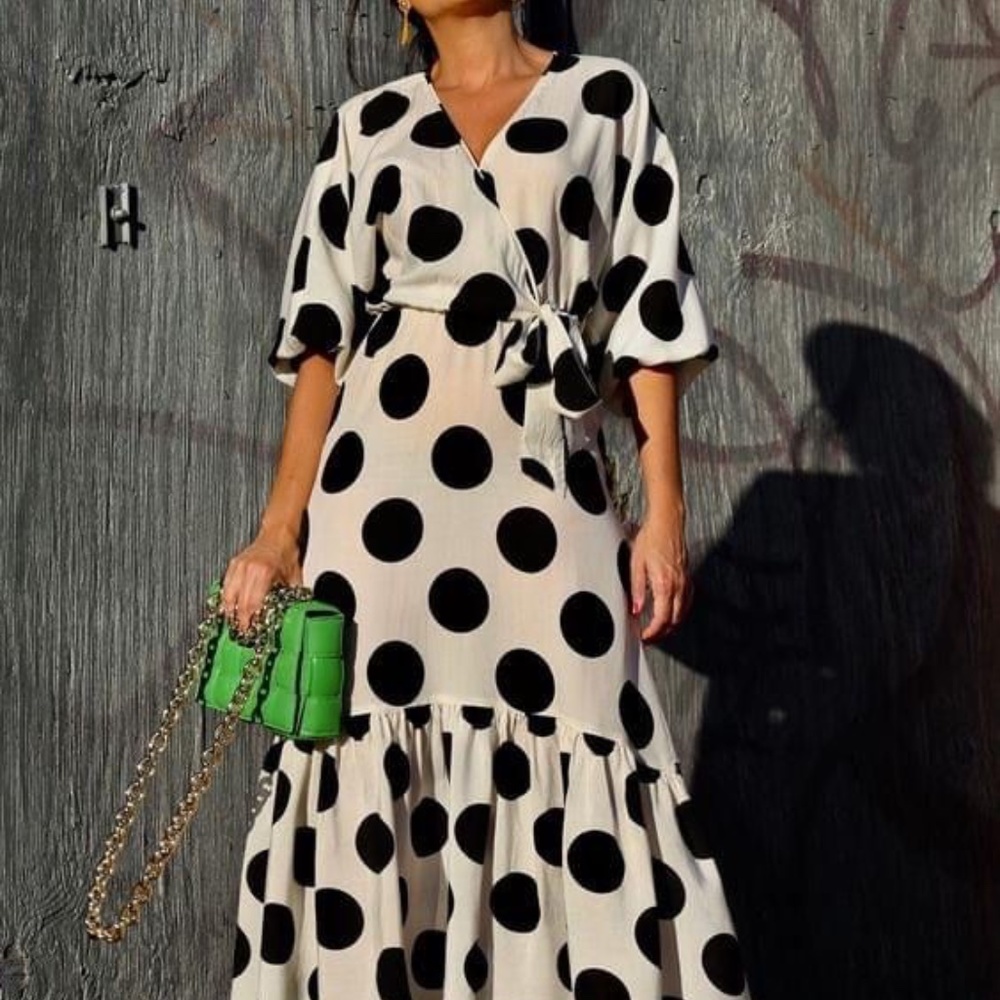 H&M polka dot flowy maxi dress. Spring ready!